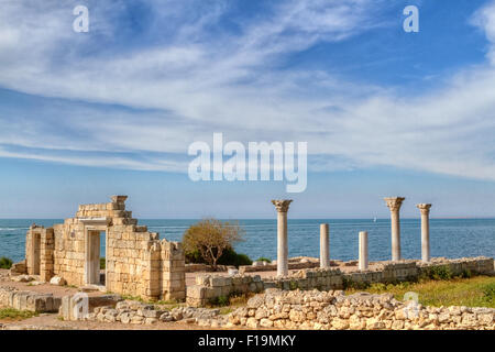 Basilique de la Grèce antique et des colonnes de marbre. Chersonesus Taurica près de Sébastopol en Crimée Banque D'Images