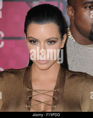 Los Angeles, Californie, USA. Août 30, 2015. Kim Kardashian assiste à la MTV Video Music Awards 2015 arrivants tenue au Théâtre de Microsoft à Los Angeles, Californie le 30 août 2015 . 2015 : Crédit D. Long/Globe Photos/ZUMA/Alamy Fil Live News Banque D'Images