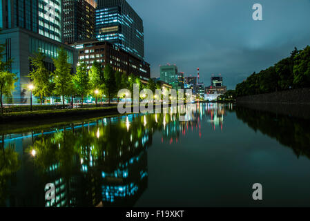 Scène de nuit de Babasakibori Kokyogaien,Jardins,National,Chiyoda-Ku Tokyo, Japon Banque D'Images