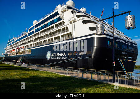 Bordeaux, France, le 28 août 2015 : le navire de croisière de luxe Princess docks directement au parc paysagé seaport Banque D'Images