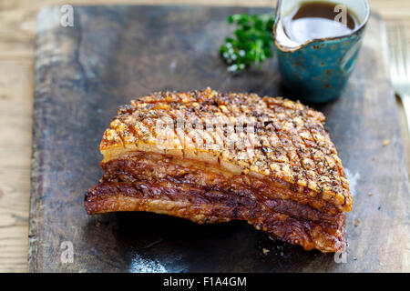 Flan de porc croustillant avec grésillement Banque D'Images