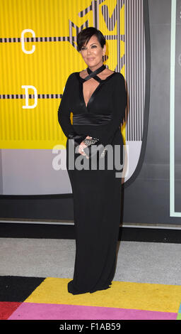 Los Angeles, Californie, USA. Août 30, 2015. La personnalité de télévision Kris Jenner arrive à la MTV Video Music Awards 2015 de Microsoft Theatre de Los Angeles, USA, le 30 août 2015. Dpa : Crédit photo alliance/Alamy Live News Banque D'Images