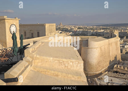 Vue depuis la citadelle murs sur rabat (ou citta Victoria), Gozo, Malte. Banque D'Images