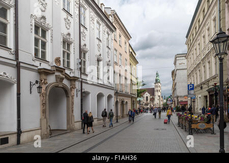 Rue Grodzka montrant l'église St Andrew, Cracovie, Pologne Banque D'Images