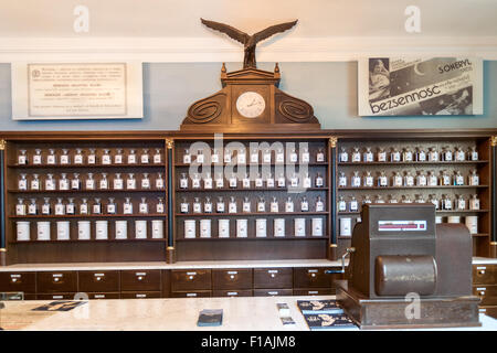 Historique, pharmacie sous l'aigle, Apteka pod Orlem, Cracovie, Pologne Banque D'Images