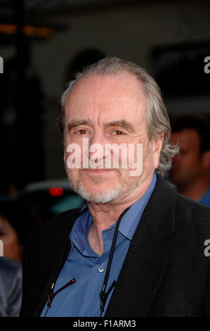 July 30, 2015 - Wes Craven, le prolifique auteur-réalisateur connu pour ses films d'horreur comme "Nightmare on Elm Street' et 'Scream, ' est mort. Il a été 76. Sur la photo : le 12 mai 2009 - Wes Craven lors de la première du nouveau film d'Universal Pictures, 'Drag-moi de l'Enfer", tenue à Grauman's Chinese Theatre. © Michael Germana/Globe Photos/ZUMAPRESS.com/Alamy Live News Banque D'Images