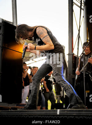 Todd La Torre de Queensryche performing on stage au Monster Energy 2015 Carolina rébellion à Charlotte, Caroline du Nord. Banque D'Images