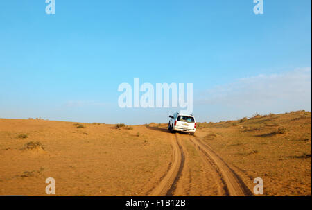 L'émirat de Sharjah, Emirats Arabes Unis. 15 Oct, 2014. safari en jeep, désert de l'émirat de Sharjah, Sharjah (Émirats arabes unis), © Andrey Nekrasov/ZUMA/ZUMAPRESS.com/Alamy fil Live News Banque D'Images