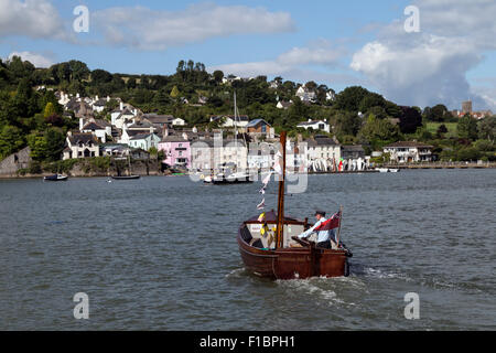 Greenway et Dittisham Ferry quitte Greenway Quay pour Dittisham,rivière dart,belle,dittisham ditsum.Richard Michael 'Rik Mayall' Banque D'Images