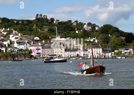 Greenway et Dittisham Ferry quitte Dittisham pour Greenway Quay,rivière dart,belle,dittisham ditsum.Richard Michael 'Rik Mayall' Banque D'Images