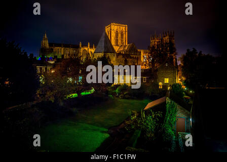 La cathédrale de York la nuit Banque D'Images