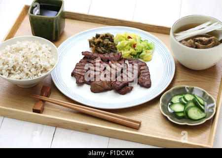 La langue de boeuf grillé plats, Sendai gyutan teishoku, nourriture japonaise Banque D'Images