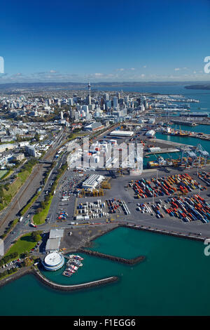 Les juges, les ports de la Baie d'Auckland, en bord de mer, port de Waitemata et le CBD, Auckland, île du Nord, Nouvelle-Zélande - vue aérienne Banque D'Images