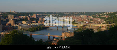 L'avis de Pittsburgh et de la rivière Monongahela, depuis le mont Washington en Pennsylvanie USA Banque D'Images