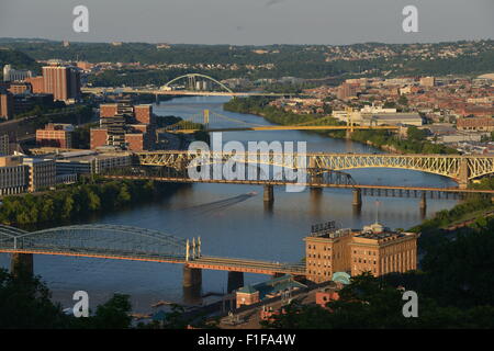 L'avis de Pittsburgh et de la rivière Monongahela, depuis le mont Washington en Pennsylvanie USA Banque D'Images