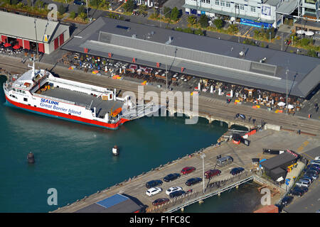 Quai nord Prominade et Great Barrier Island car ferry, Quartier Wynyard, Auckland waterfront, Auckland, Nouvelle-Zélande - vue aérienne Banque D'Images