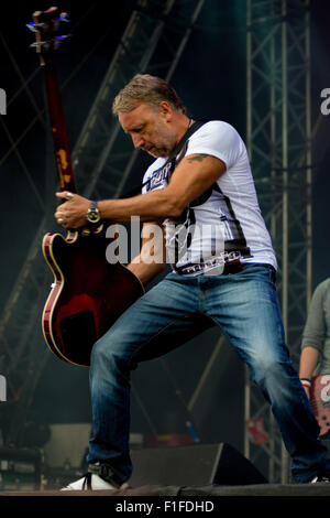 Peter Hook et la lumière Live au Festival 2015 victorieux Banque D'Images