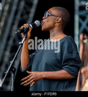 Laura Mvula Live au Festival 2015 victorieux Banque D'Images