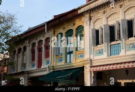 Conception de l'architecture et maisons Peranakan windows Joo Chiat Singapore Banque D'Images