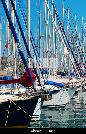 Image de bateaux et yachts sur la mer méditerranéen Banque D'Images