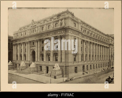« New York of To-Day » (1912) fournit une description détaillée de la ville de New York du début du XXe siècle, mettant en évidence son développement urbain, sa diversité culturelle et ses principaux monuments de l'époque. Banque D'Images
