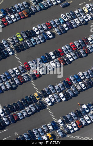 Parking, l'aéroport d'Auckland, île du Nord, Nouvelle-Zélande - vue aérienne Banque D'Images