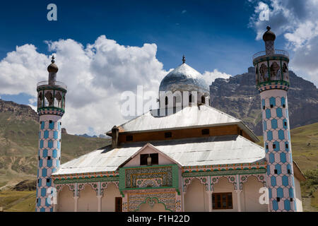 N3460l'Inde, le Jammu-et-Cachemire, Srinagar à Leh Highway Drass, petite mosquée vu contre l'arrière-plan montagneux Banque D'Images