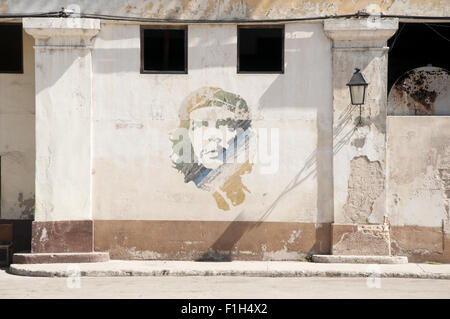 Che Guevara sur un mur à Cuba Banque D'Images