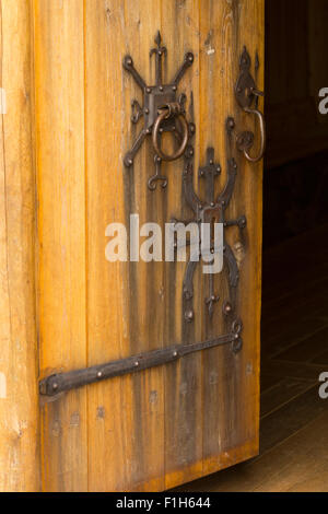 Détail de la porte d'une église au toit de tourbe à l'Islande, Skálholt Banque D'Images