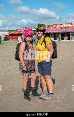 Tarrant Hinton, Blandford, Royaume-Uni. 2 Septembre, 2015. Jenny Pike et Lyn Barlow de Highclife Dorset profiter d'une journée à la grande Foire de la vapeur de Dorset. Crédit : Paul Chambers/Alamy Live News Banque D'Images