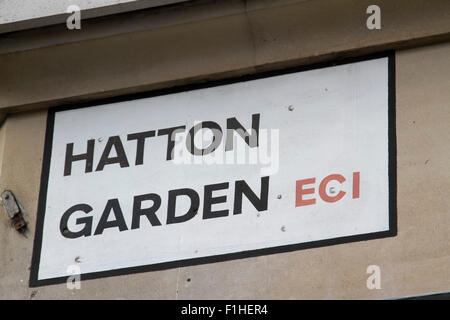 London UK. 2e septembre 2015. Hatton Garden Coffre-fort a été mise en liquidation après avoir été a confirmé que la compagnie a fait faillite en raison de l'argent à des entreprises et des personnes. Percé les voleurs ont volé plus de 200 millions de dollars après la mise à sac 73 coffre fort pendant le week-end de Pâques en avril 2015 Banque D'Images