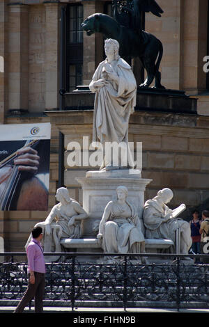 Schiller-Denkmal auf dem Gendarmenmarkt, Berlin-Mitte. Banque D'Images