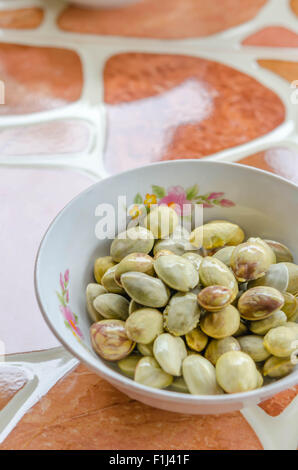 Sato, Parkia Speciosa marinés, amère, Bean Bean Cluster torsadée ou Haricot de puanteur Banque D'Images