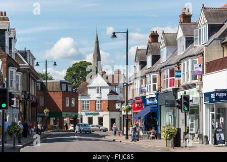 High Street, Weybridge, Surrey, Angleterre, Royaume-Uni Banque D'Images