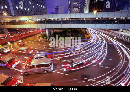 Trafic de nuit à Hong Kong Banque D'Images