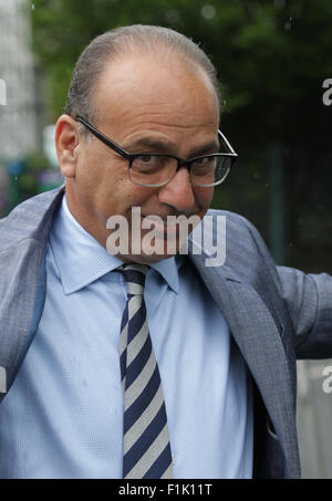 Londres, Royaume-Uni, le 2 juillet 2015 : Theo Paphitis vu au Wimbledon Championships 2015 Jour 4 Banque D'Images