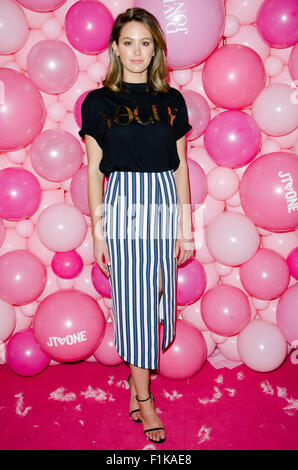 Sydney, Australie. 06Th Nov, 2015. Jesinta Campbell pose au lancement d'un JT qui a eu lieu au cours de la Vogue fashion Night Out 2015 à Sydney. Credit : mjmediabox/Alamy Live News Banque D'Images