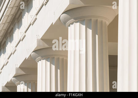 Les colonnes doriques du Temple Grec ancien Banque D'Images
