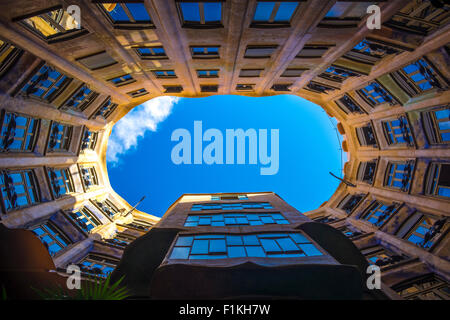 Terrasse de la Casa Mila (La Pedrera) de l'architecte Antoni Gaudi au Paseo de Gracia, à Barcelone, Catalogne, Espagne Banque D'Images