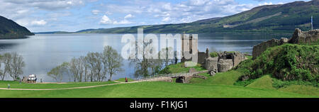 Ruines du château d'Urquhart médiévale le long de Loch Ness Près de Drumnadrochit, Highlands, Scotland, UK Banque D'Images