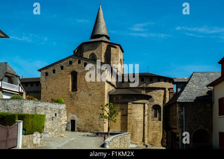 L'église de Saint Savin, Hautes Pyrenees, France Banque D'Images