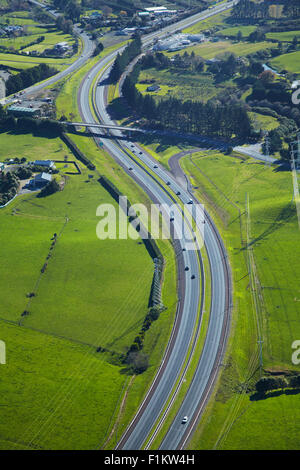 Autoroute du Sud près de Drury, South Auckland, île du Nord, Nouvelle-Zélande - vue aérienne Banque D'Images