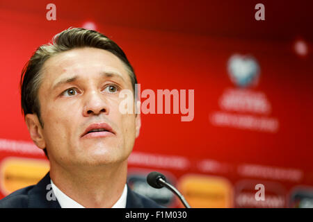 Baku, Azerbaïdjan. 06Th Nov, 2015. Entraîneur de l'équipe de Croatie Niko Kova ? Pour répondre aux questions après le match entre l'Azerbaïdjan et la Croatie à Bakcell arena stadium à Bakou. Credit : Aziz Karimov/|Pacific Press/Alamy Live News Banque D'Images