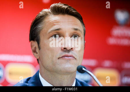 Baku, Azerbaïdjan. 06Th Nov, 2015. Entraîneur de l'équipe de Croatie Niko Kova ? Pour répondre aux questions après le match entre l'Azerbaïdjan et la Croatie à Bakcell arena stadium à Bakou. Credit : Aziz Karimov/|Pacific Press/Alamy Live News Banque D'Images