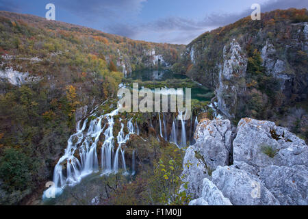 Cascades Sastavci dans Parc national des Lacs de Plitvice, Croatie Banque D'Images