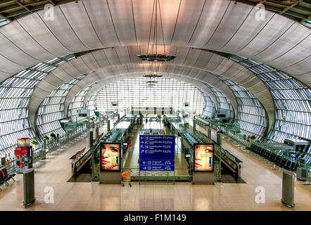 Aire de départ à l'Aéroport International Suvarnabhumi de Bangkok, Thaïlande. 2 Décembre, 2011 Banque D'Images