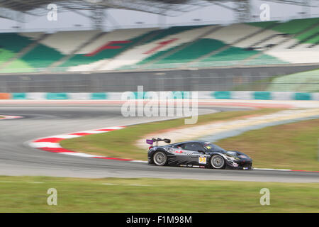 Sepang, en Malaisie. 08Th Nov, 2015. Aucune voiture Ferrari italien 95 quitte son tour à 2 Asian Festival de course de vitesse, Sepang, Malaisie Crédit : Chung Jin Mac/Alamy Live News Banque D'Images