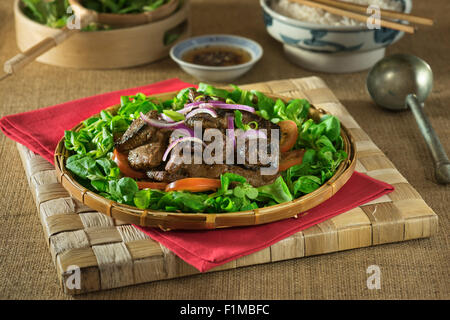 Bo luc lac. Secouant la viande bovine. Vietnam Banque D'Images