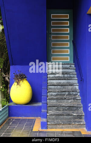 Entrée du studio du peintre français Jacques Majorelle, 1886-1962, dans le Jardin Majorelle, Marrakech, Maroc, Afrique Banque D'Images