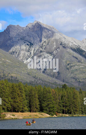 Le Canada, l'Alberta, parc national de Banff, le lac Johnson, les bateaux, les gens, Banque D'Images